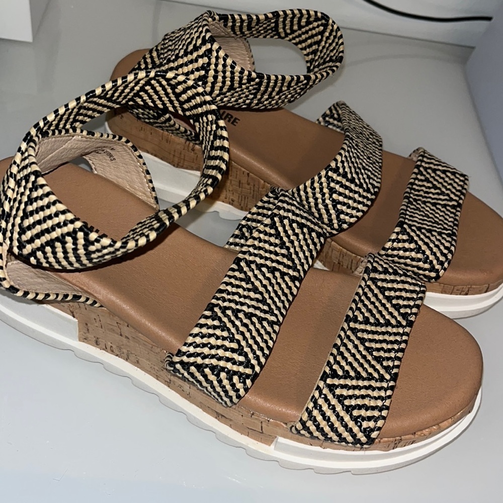 Cushionaire Sandals